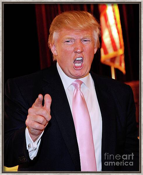 donald_trump_indicando.jpg